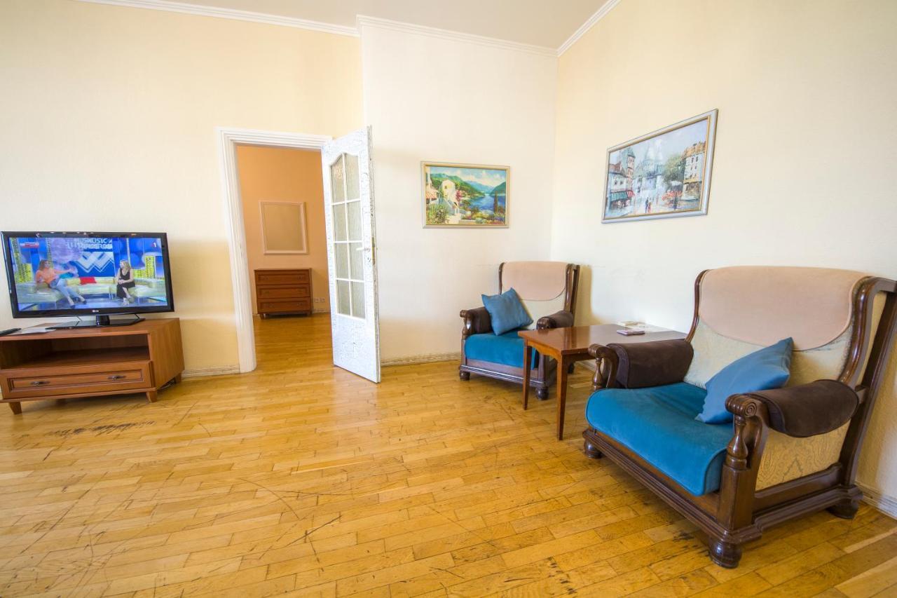 קייב Central Apartments On Khreschatyk מראה חיצוני תמונה