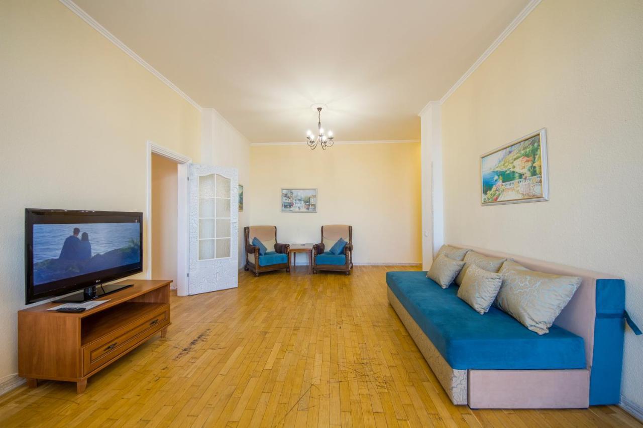 קייב Central Apartments On Khreschatyk מראה חיצוני תמונה