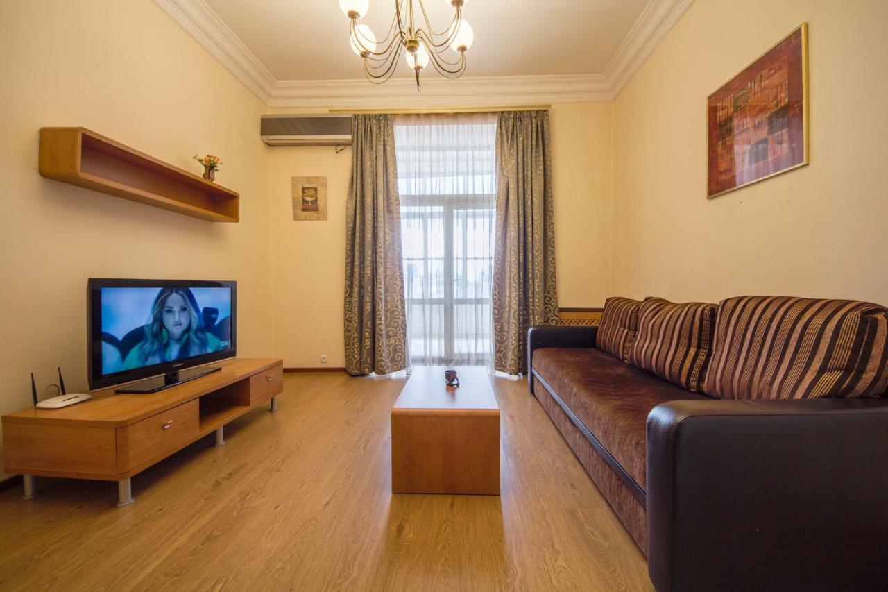 קייב Central Apartments On Khreschatyk מראה חיצוני תמונה